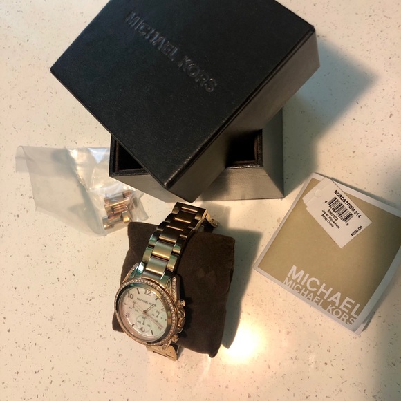 Michael Kors rose gold Blair watch - Picture 2 of 7